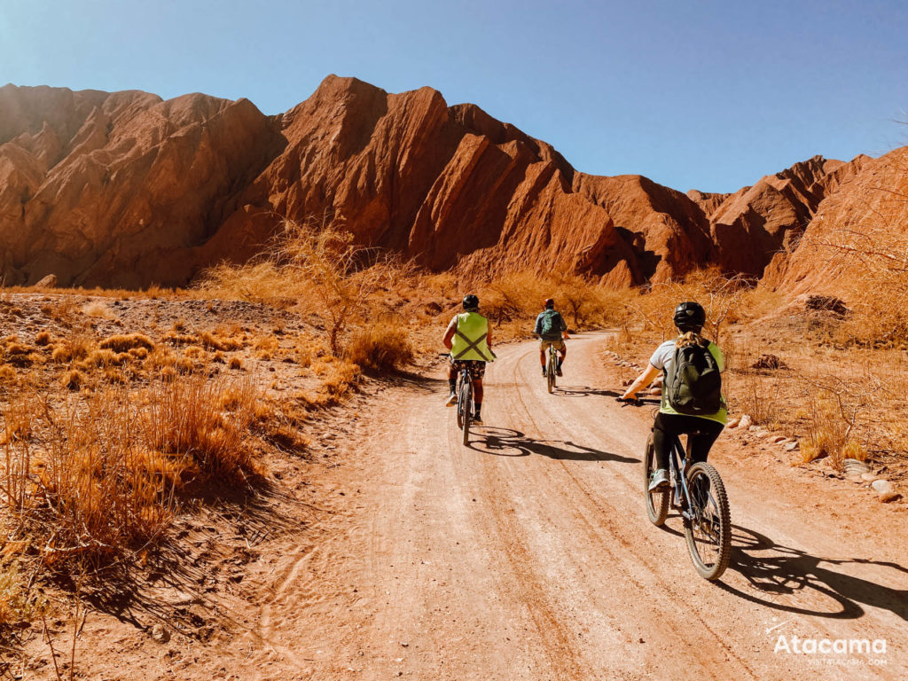 Passeio de Bicicleta no Deserto do Atacama - Bike na Garganta del Diablo